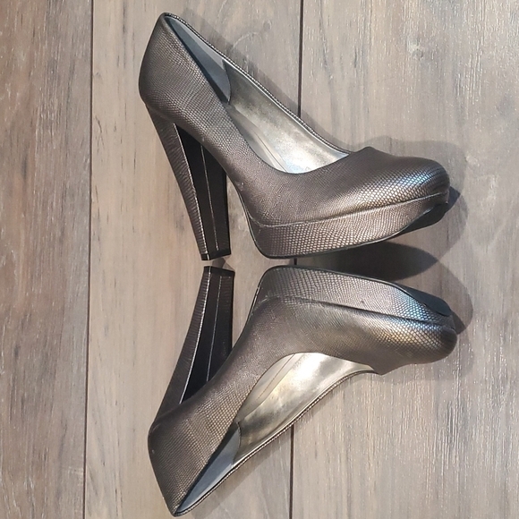 Calvin Klein Women Carley Ultra heels Platform Dress shoes sz 10M - Picture 6 of 12